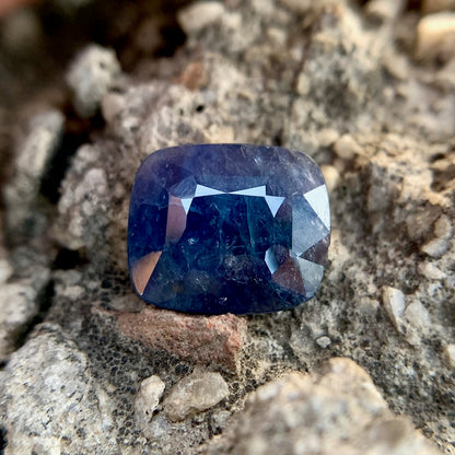 Natürlicher blauer Saphir – 6,28 Karat/6,97 Ratti