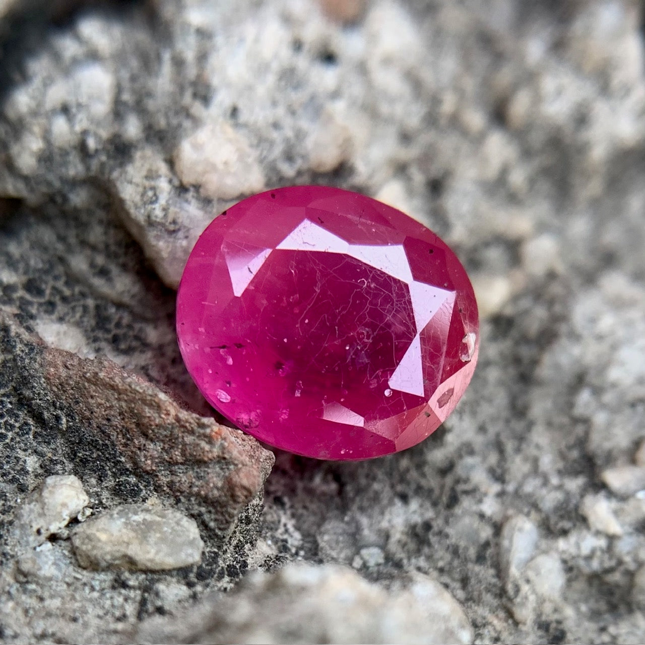 Natural Ruby - 4.95 Carats/5.49 Ratti