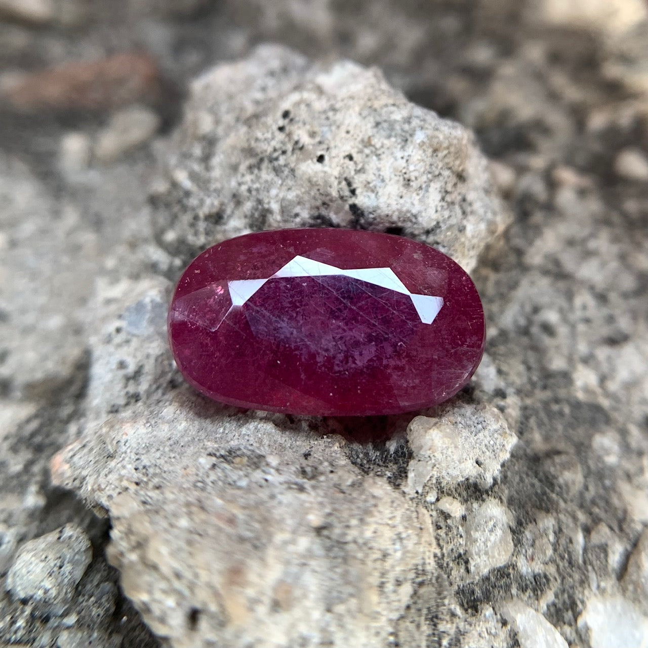 Natural Ruby - 8.15 Carats/9.05 Ratti