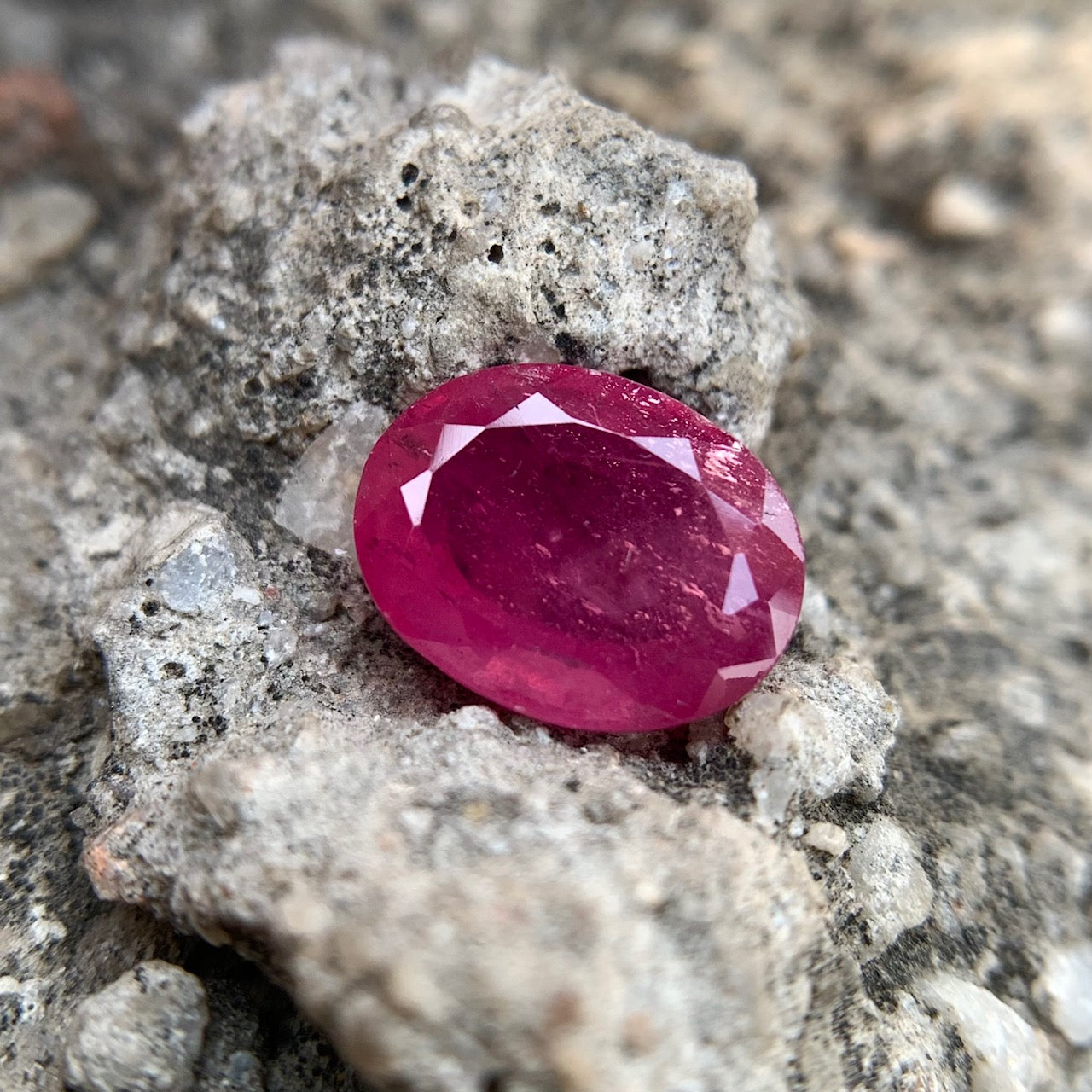 Natural Ruby - 4.50 Carats/5.00 Ratti