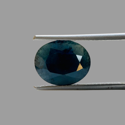 Natural Teal Sapphire - 5.05 Carats/5.60 Ratti