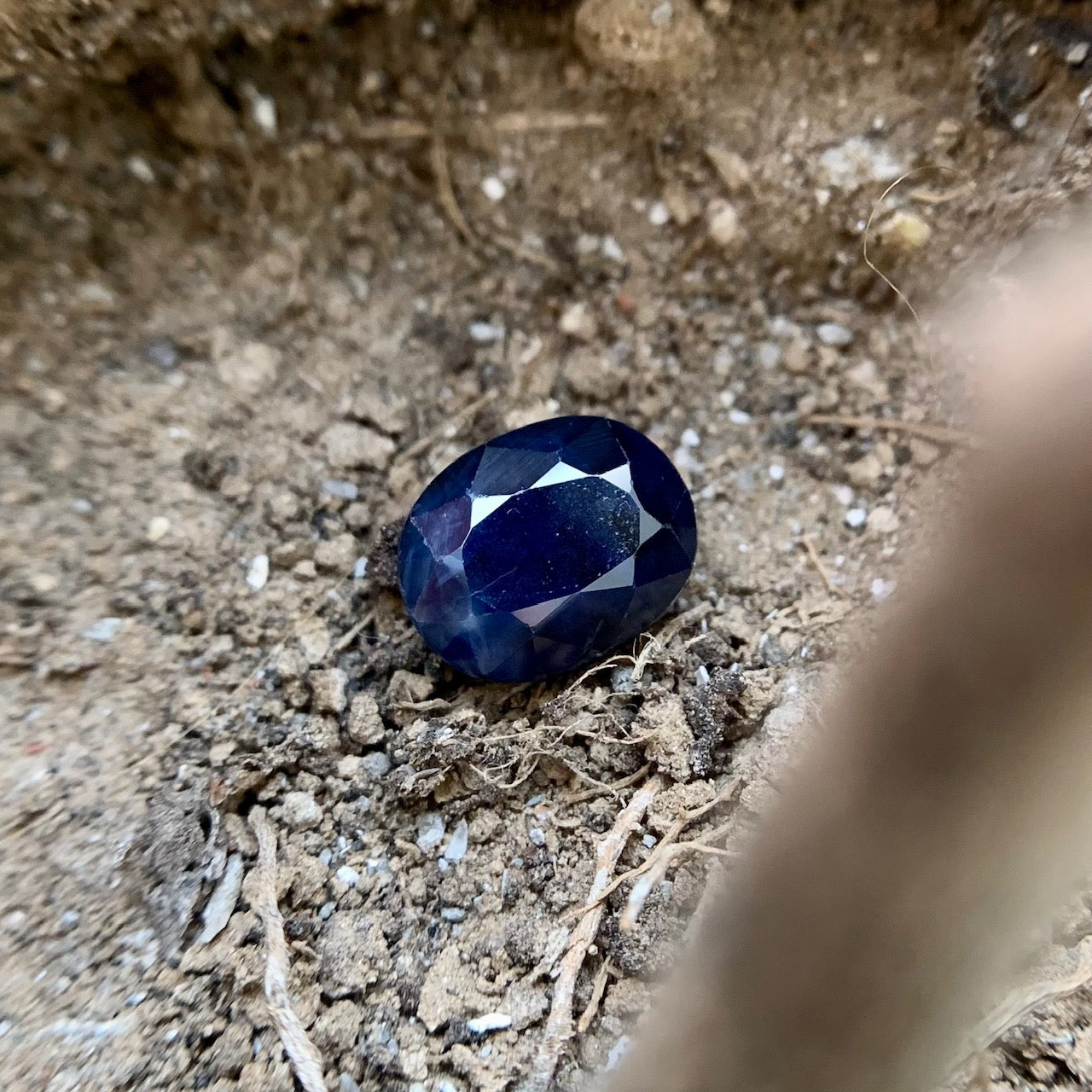 Natural Blue Sapphire - 5.90 Carats/6.55 Ratti