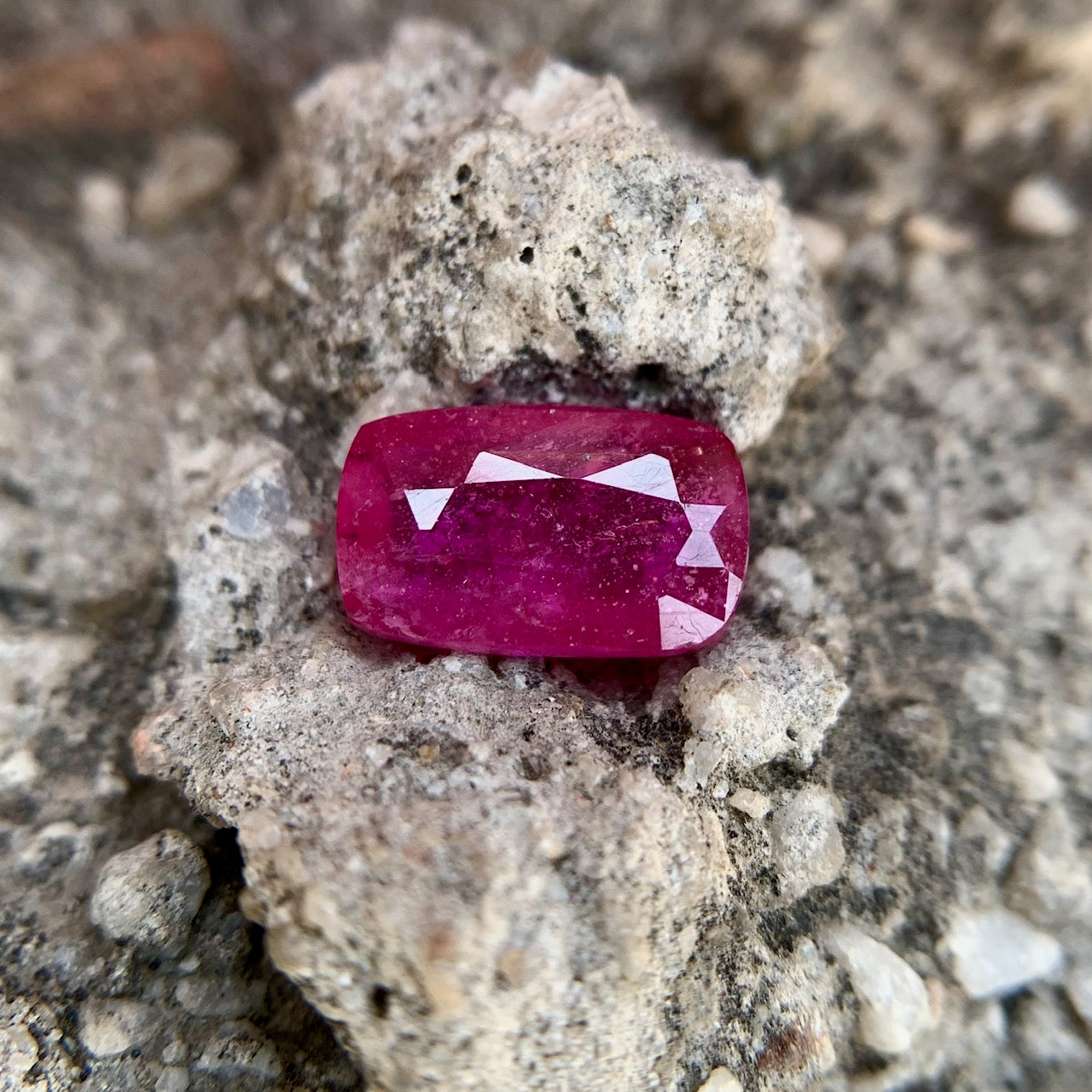 Natural Ruby - 5.50 Carats/6.11 Ratti