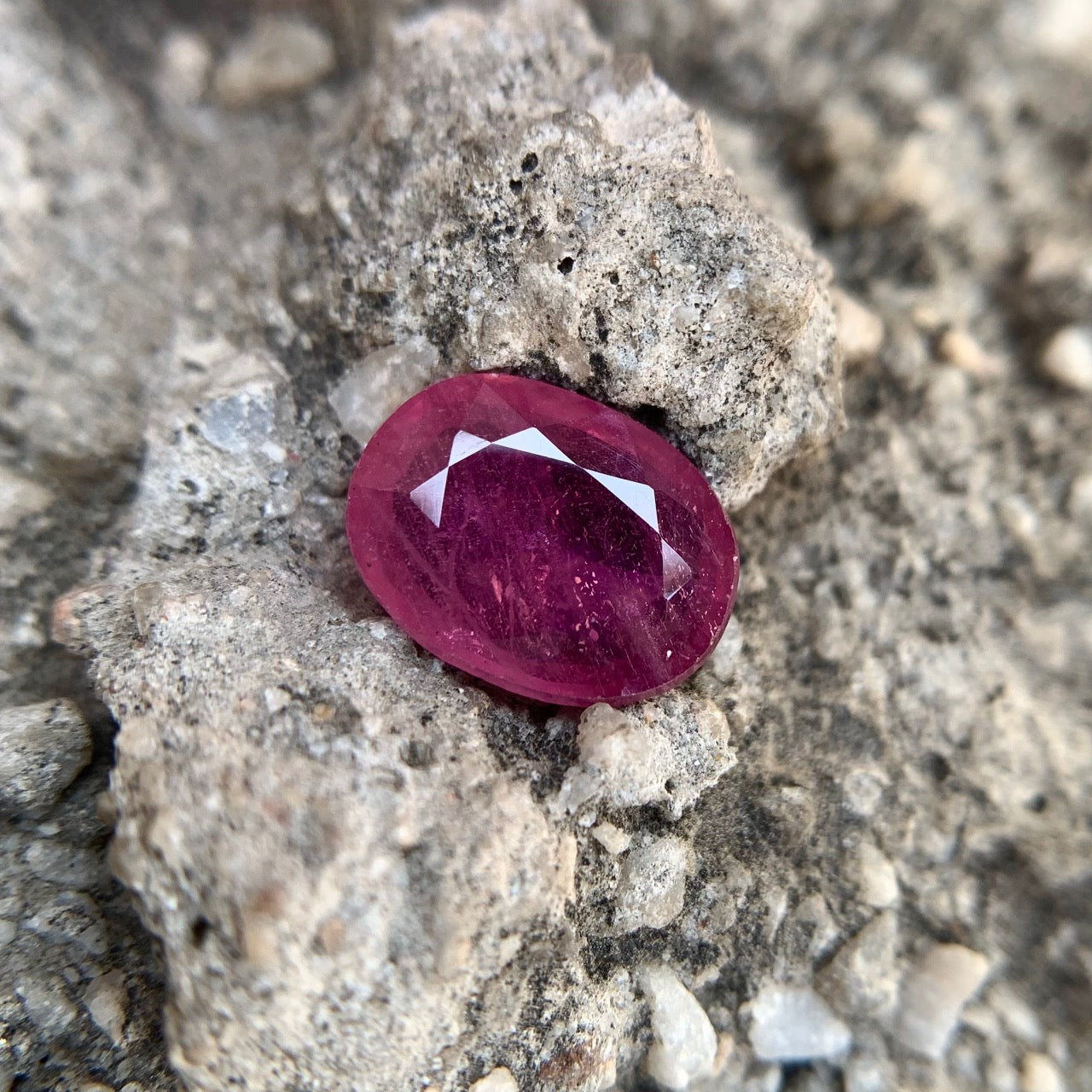 Natural Ruby - 3.95 Carats/4.38 Ratti