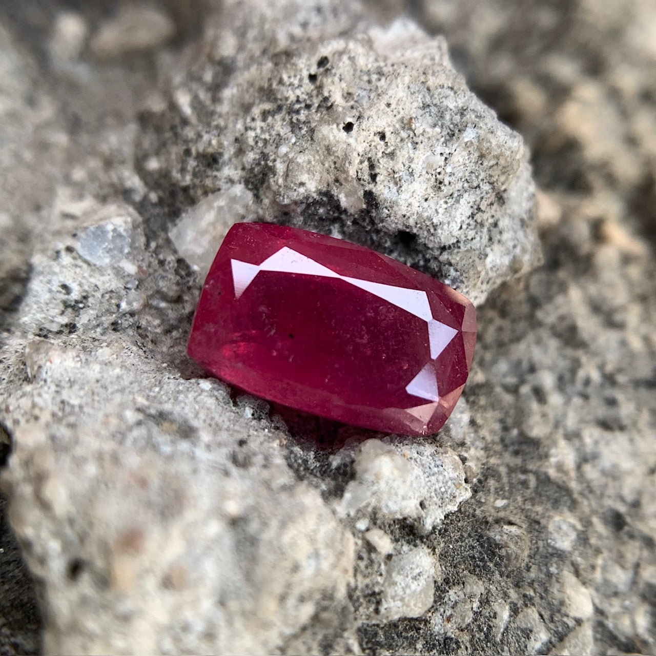 Natural Ruby - 4.90 Carats/5.44 Ratti