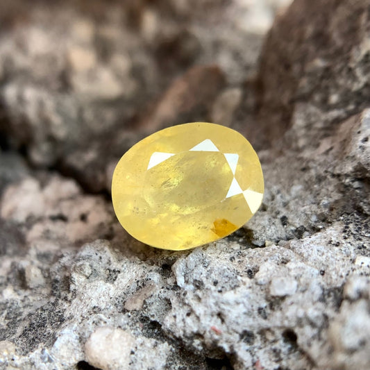 Natural Yellow Sapphire - 5.00 Carat/5.55 Ratti