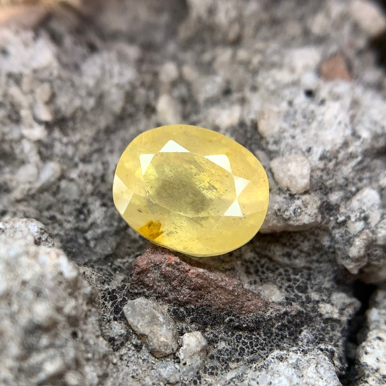 Natural Yellow Sapphire - 5.00 Carat/5.55 Ratti