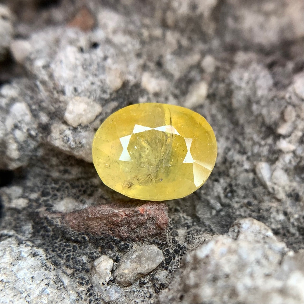 Natural Yellow Sapphire - 4.70 Carat/5.22 Ratti