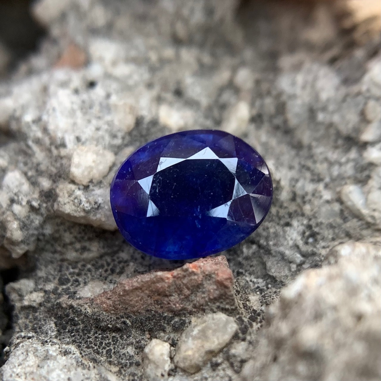 Natural Blue Sapphire - 4.30 Carats/4.77 Ratti