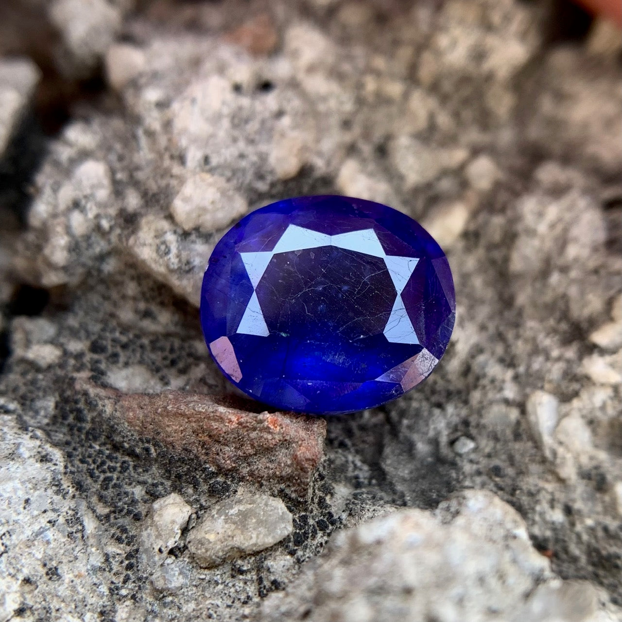 Natural Blue Sapphire - 4.85 Carats/5.38 Ratti