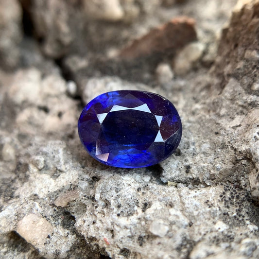 Natural Blue Sapphire - 3.35 Carats/3.72 Ratti