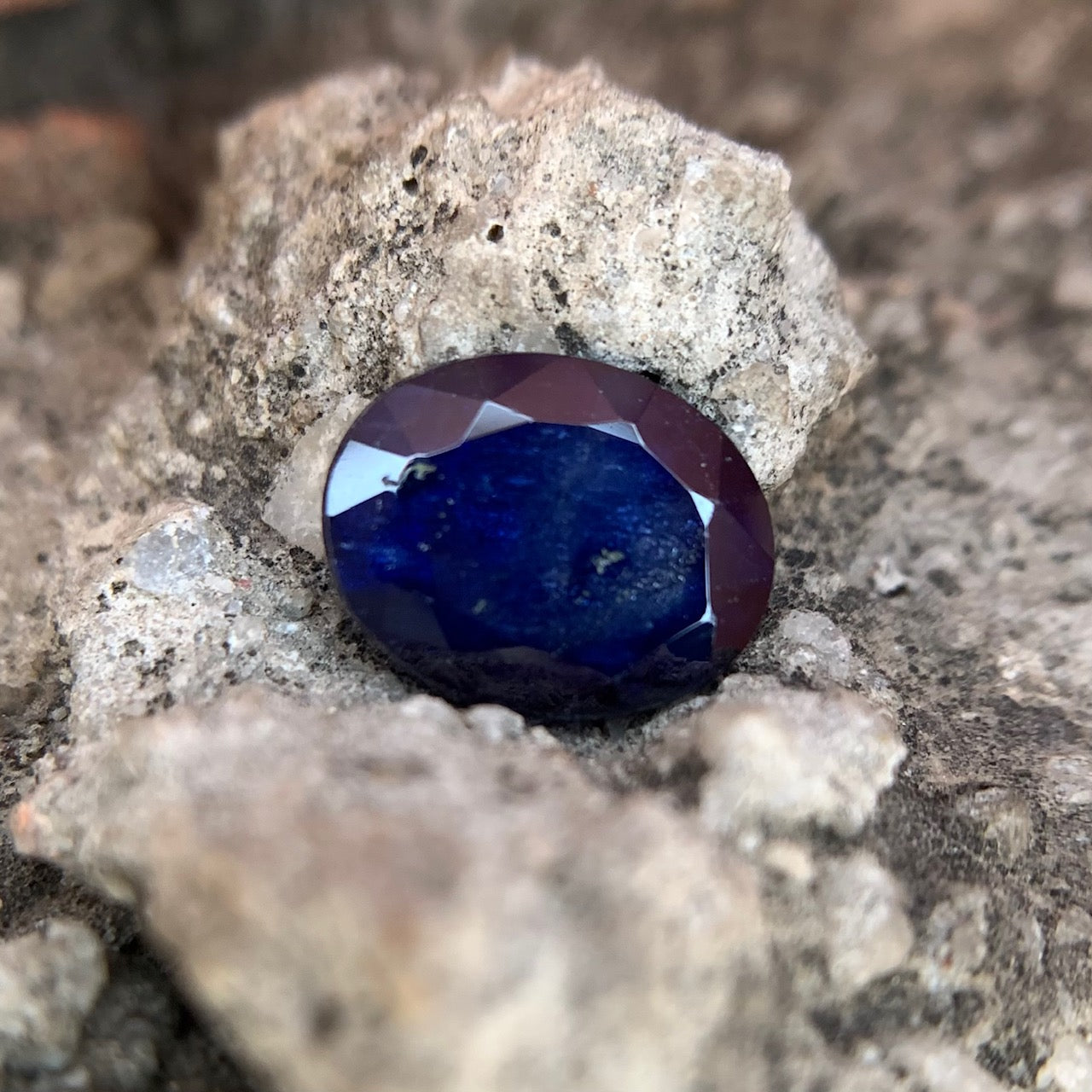 Natural Blue Sapphire - 2.90 Carats/3.22 Ratti