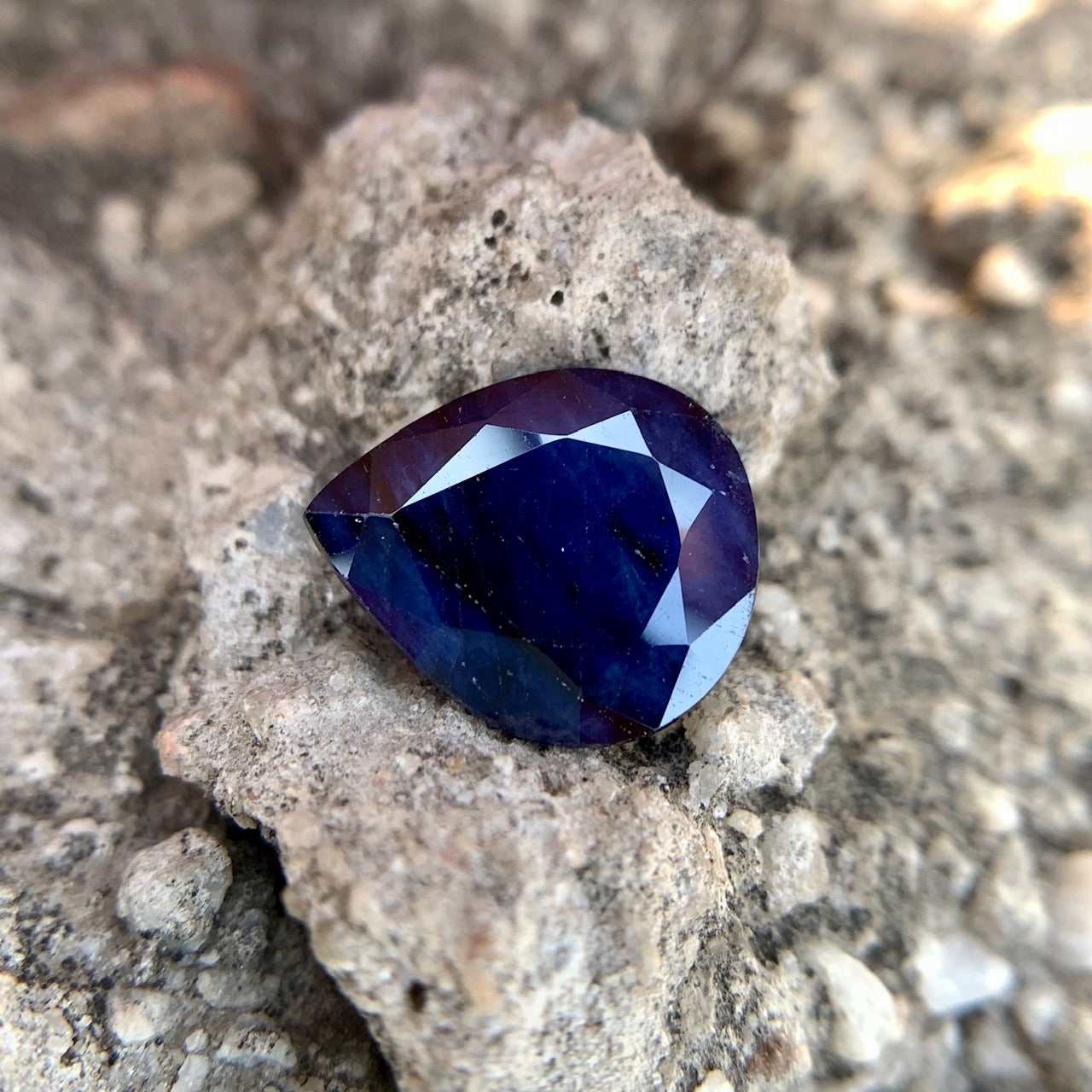 Natural Blue Sapphire - 6.35 Carats/7.05 Ratti