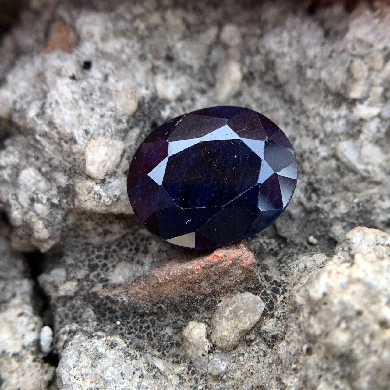 Natural Blue Sapphire - 4.30 Carats/4.77 Ratti