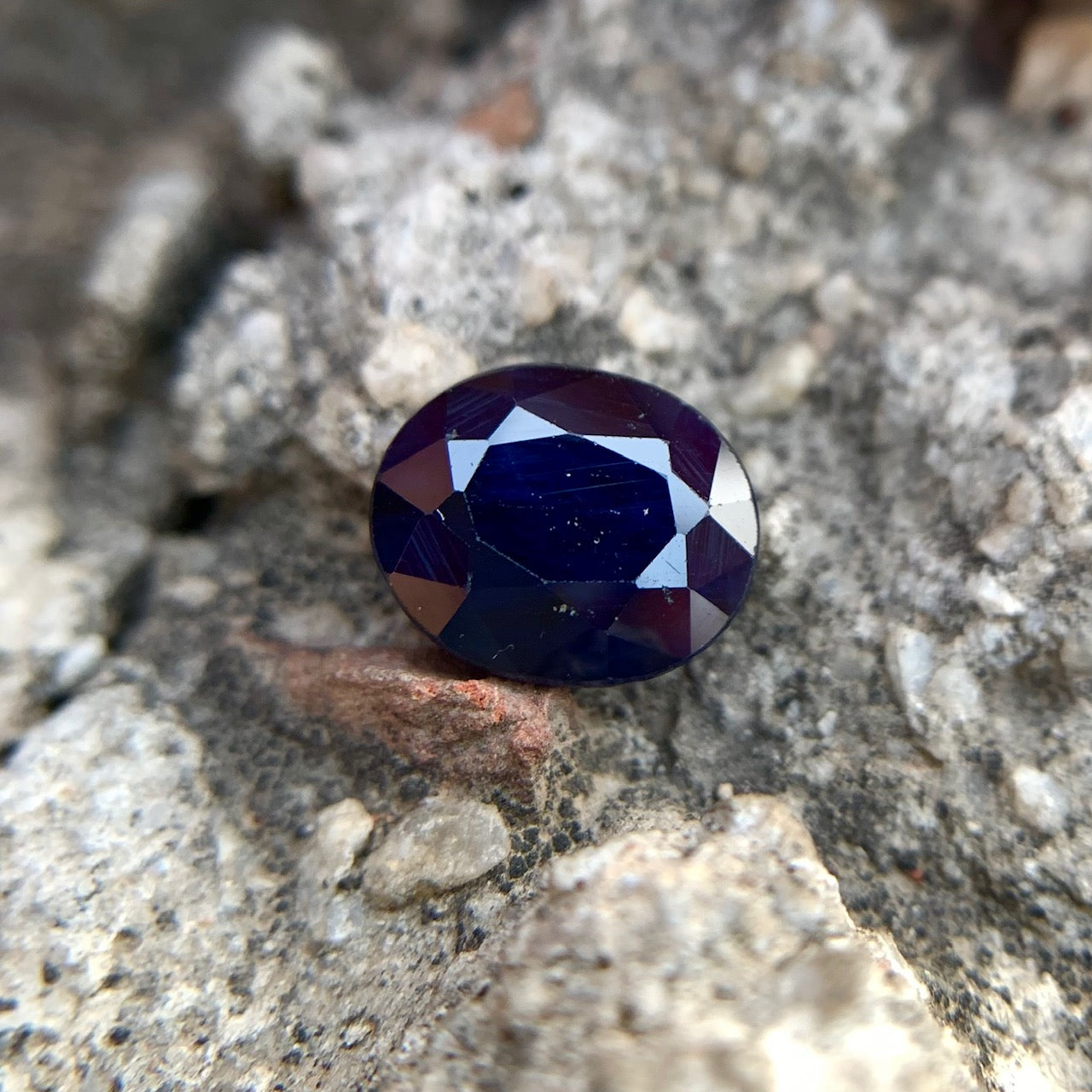 Natural Blue Sapphire - 4.90 Carats/5.44 Ratti