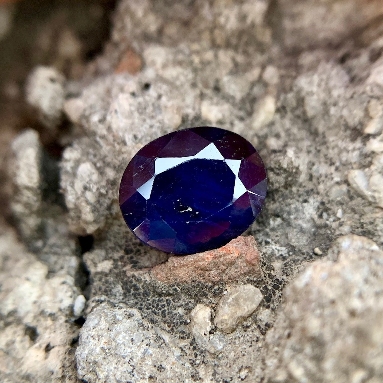 Natural Blue Sapphire - 3.90 Carats/4.33 Ratti