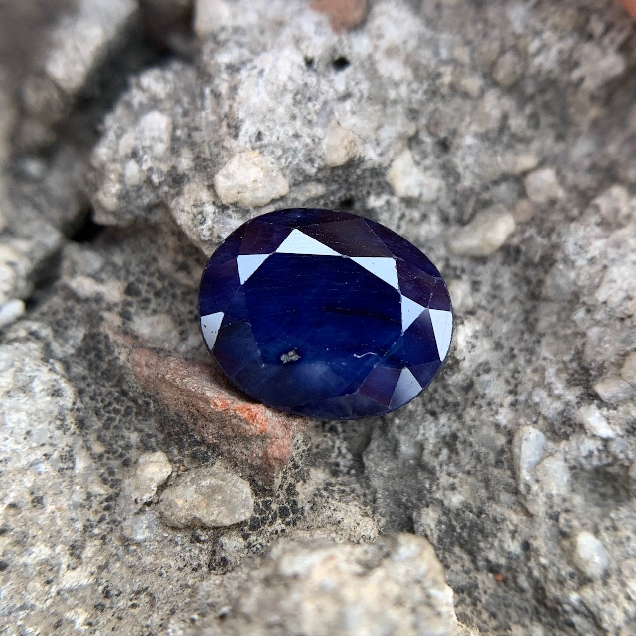 Natural Blue Sapphire - 3.70 Carats/4.11 Ratti