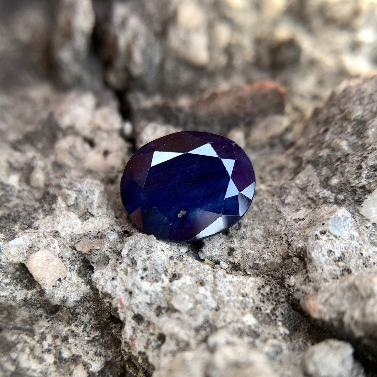 Natural Blue Sapphire - 3.70 Carats/4.11 Ratti