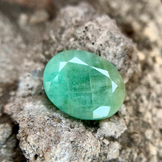 Natural Emerald - 6.10 carat/6.77 Ratti