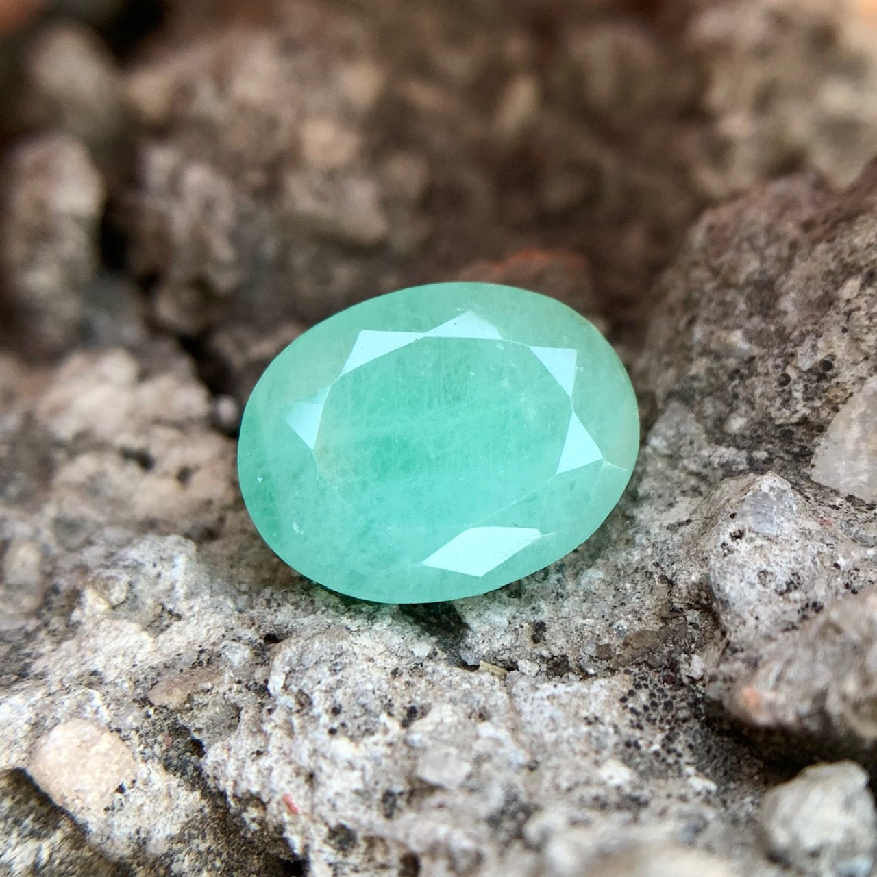 Natural Emerald - 5.00 carat/5.55 Ratti