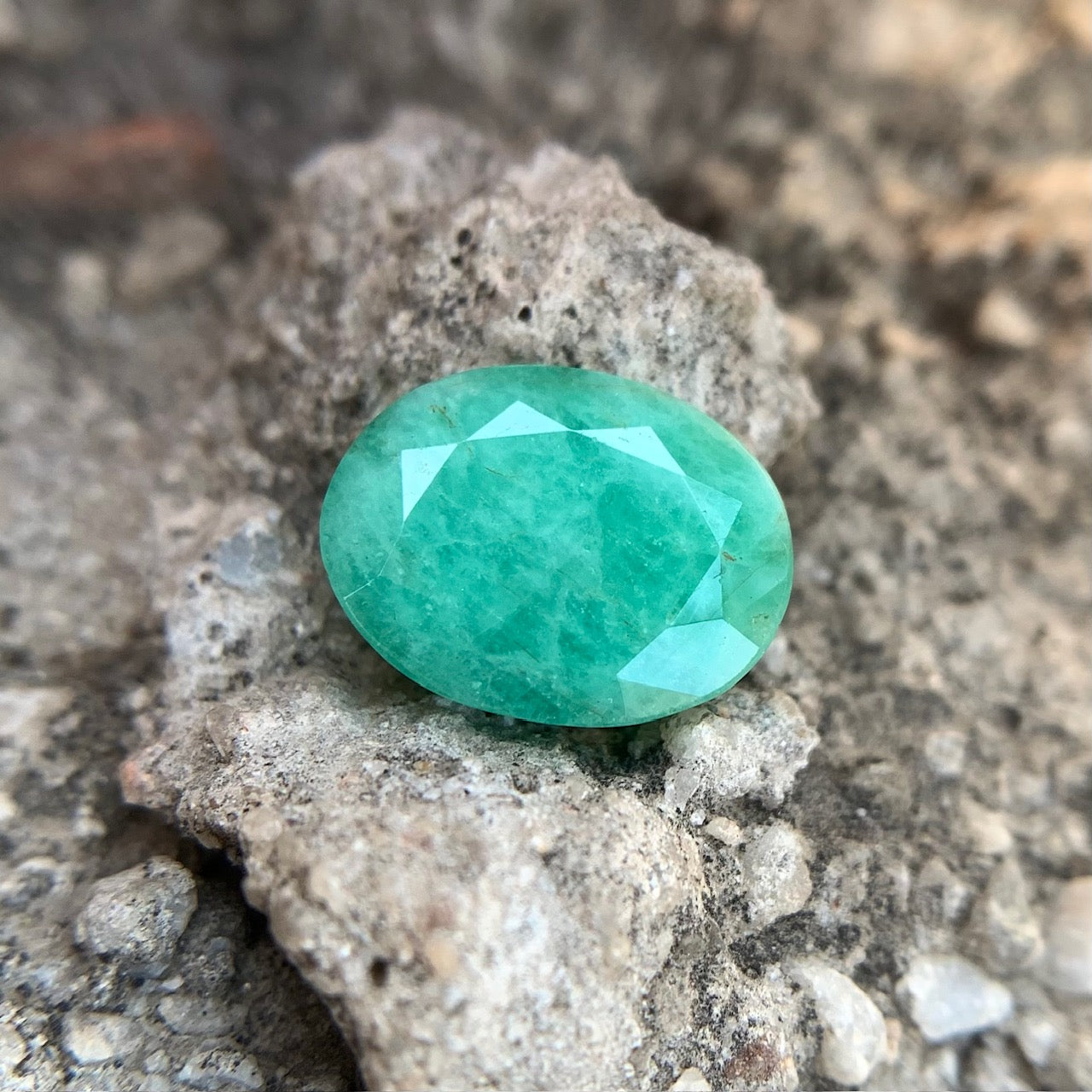 Natural Emerald - 6.25 carat/6.94 Ratti