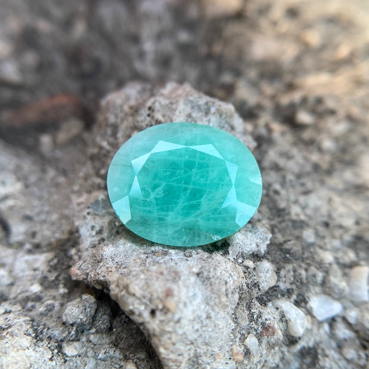 Natural Emerald - 7.40 carat/8.21 Ratti