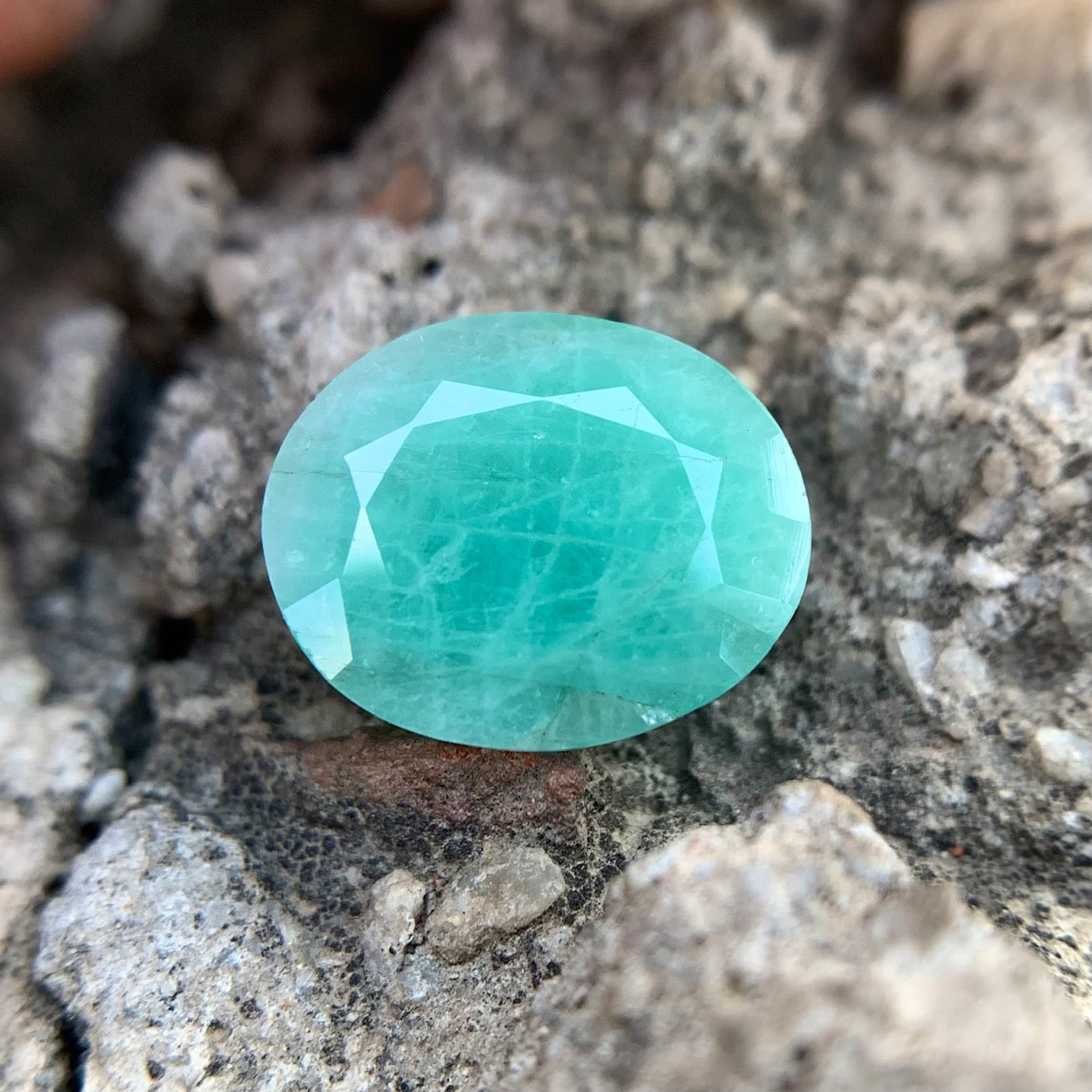 Natural Emerald - 7.40 carat/8.21 Ratti