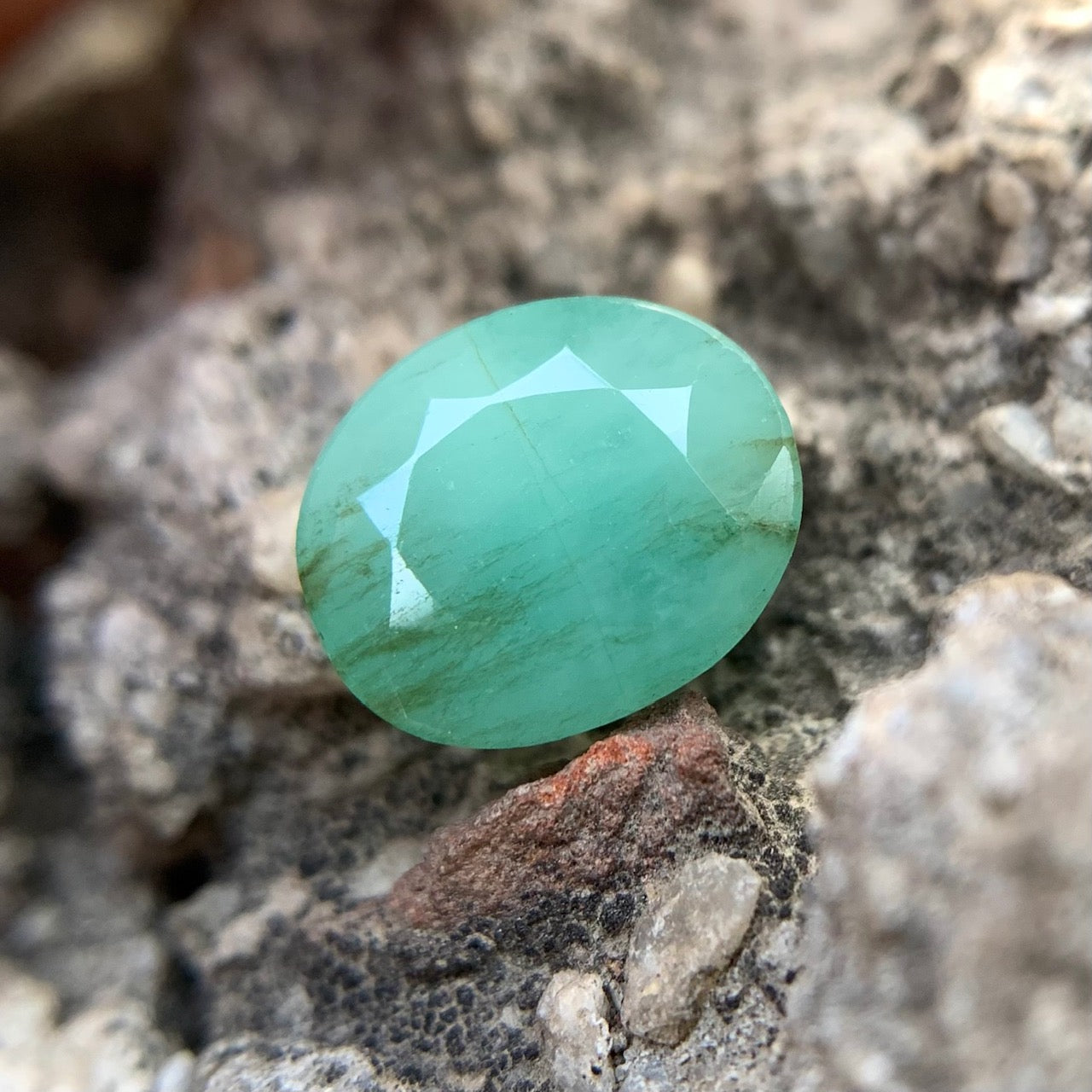 Natural Emerald - 4.70 carat/5.22 Ratti