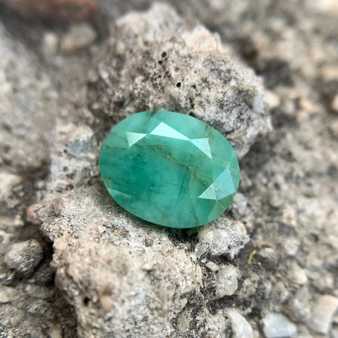 Natural Emerald - 4.75 carat/5.27 Ratti