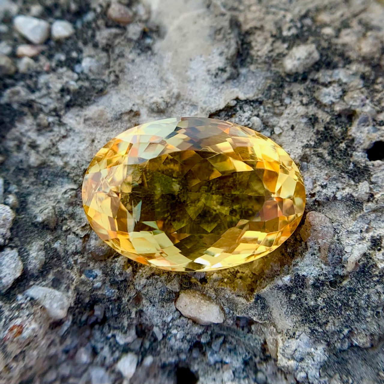 Natural Citrine - 13.28 Carat/14.74 Ratti