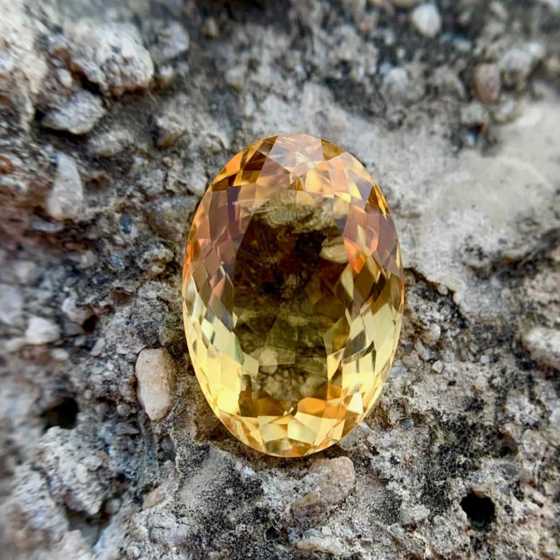 Natural Citrine - 13.28 Carat/14.74 Ratti