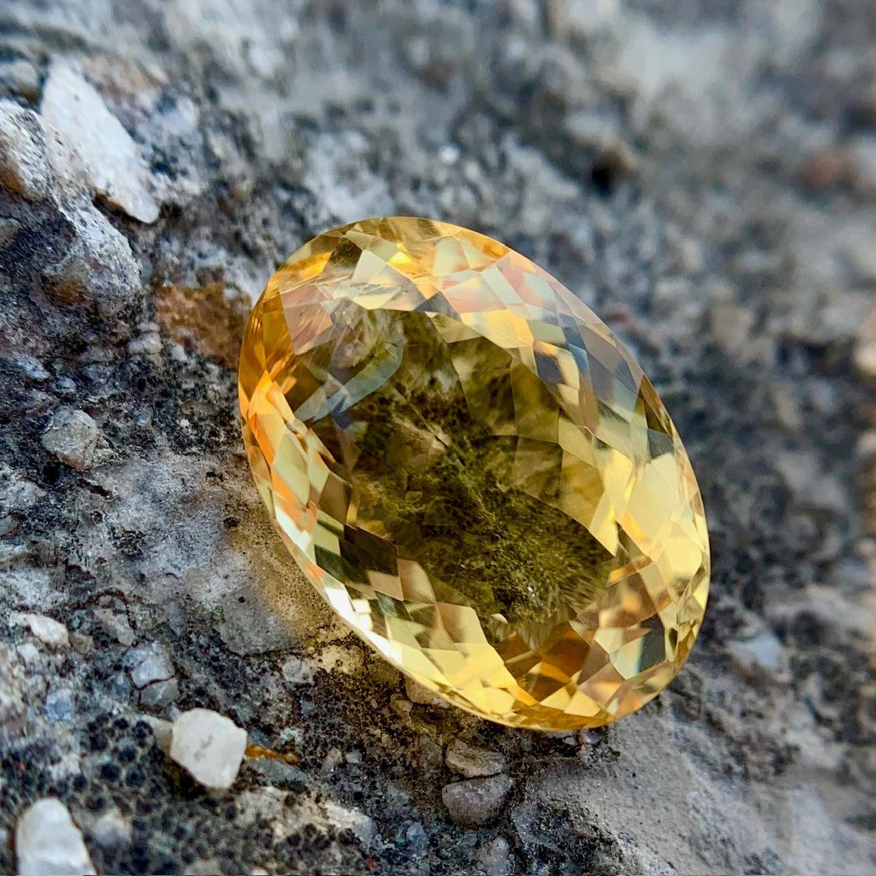 Natural Citrine - 13.28 Carat/14.74 Ratti