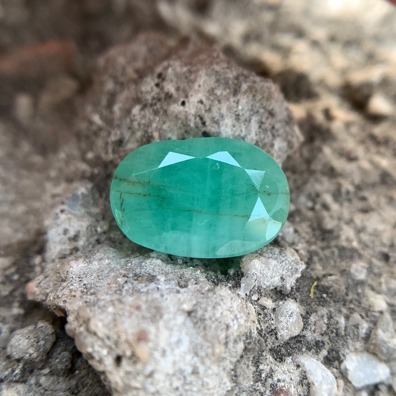 Natural Emerald - 5.25 carat/5.83 Ratti