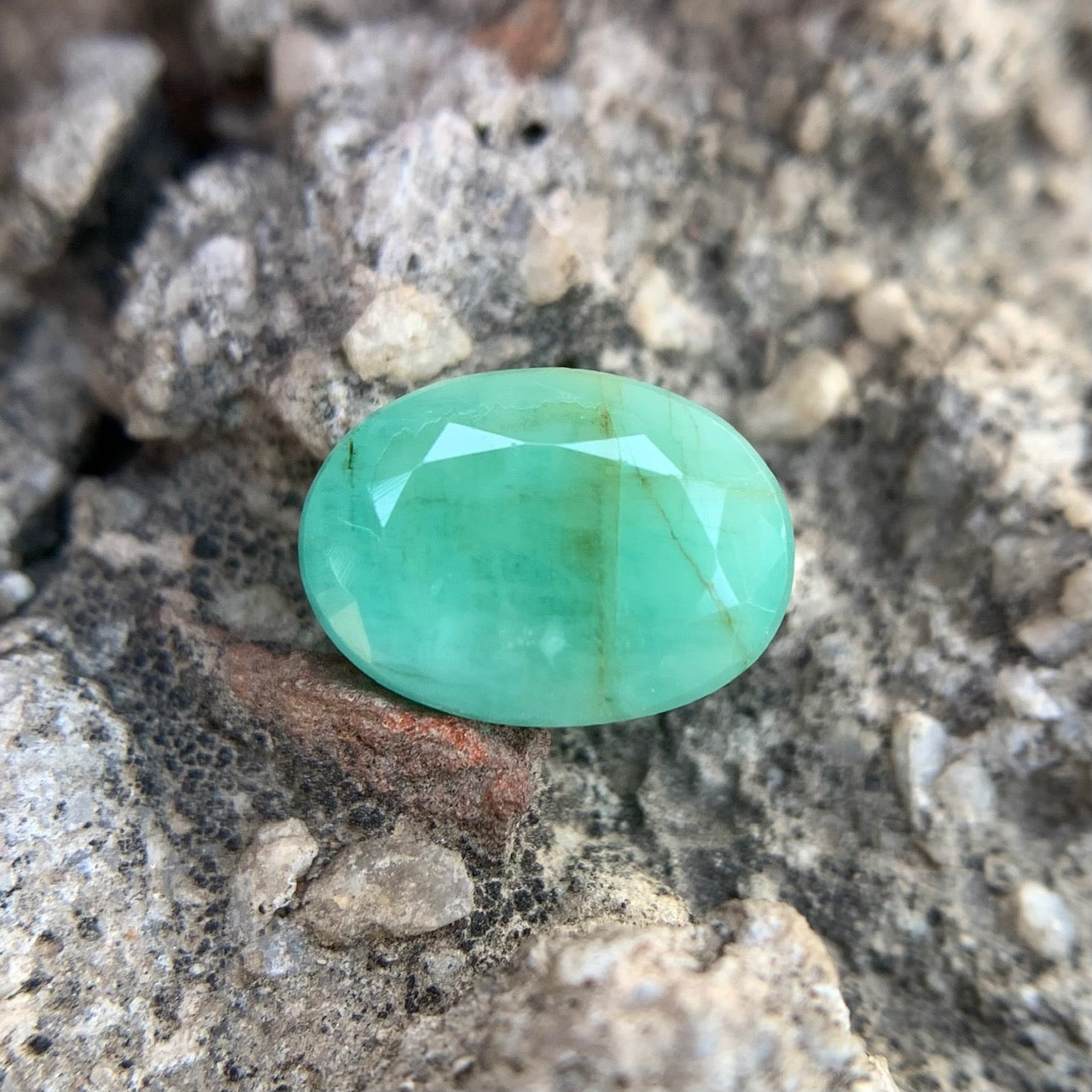 Natural Emerald - 4.70 carat/5.22 Ratti