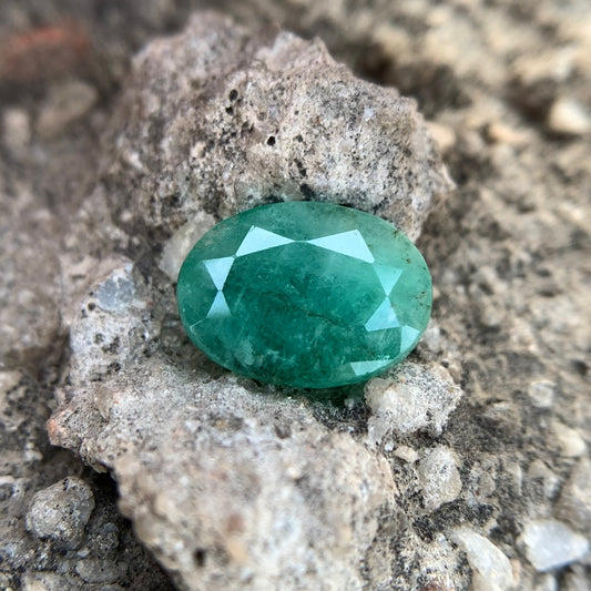 Natural Emerald - 4.50 carat/5.00 Ratti