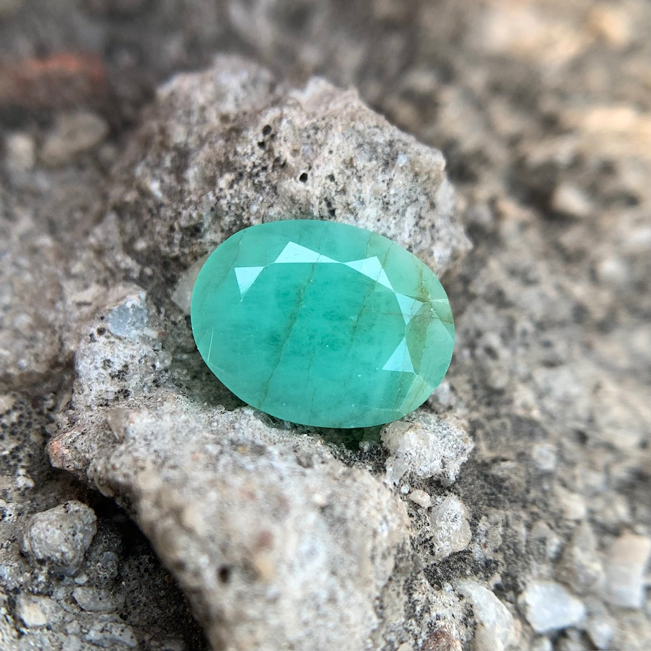 Natural Emerald - 4.25 carat/4.71 Ratti