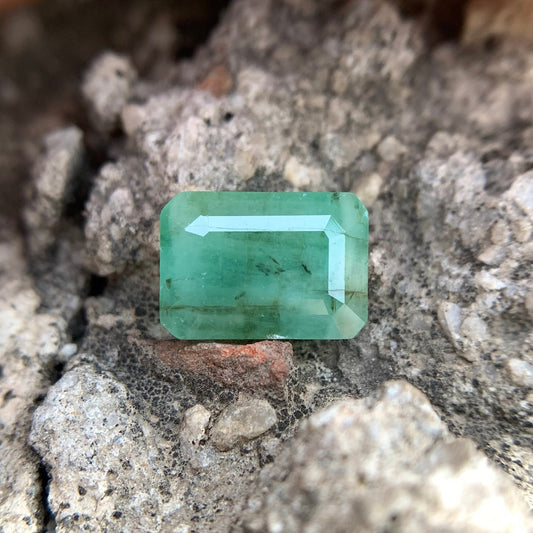 Natural Emerald - 4.50 carat/5.00 Ratti