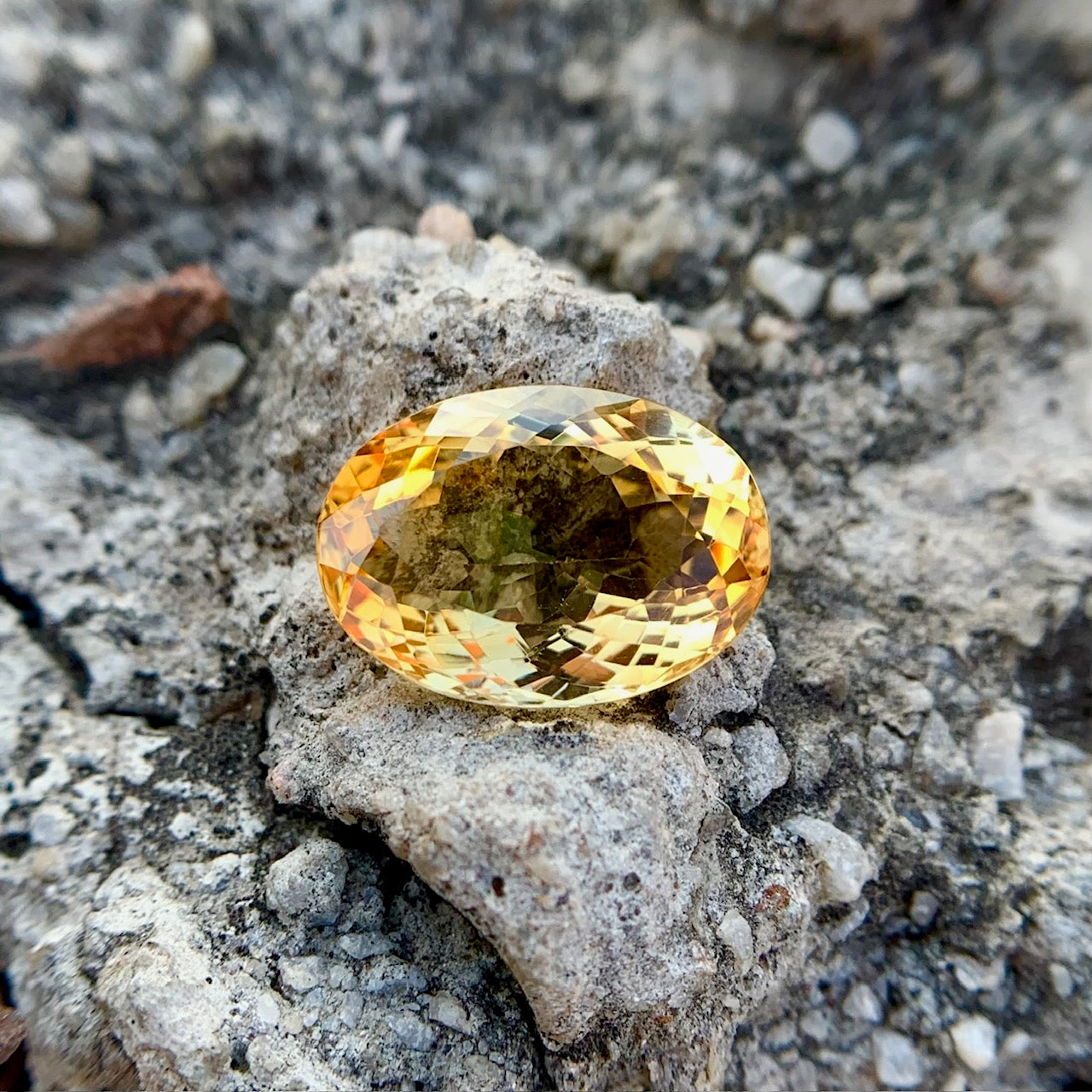 Natural Citrine - 9.41 Carat/10.45 Ratti