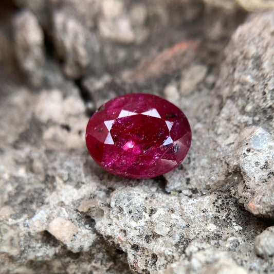 Natural Ruby - 6.35 Carats/7.05 Ratti