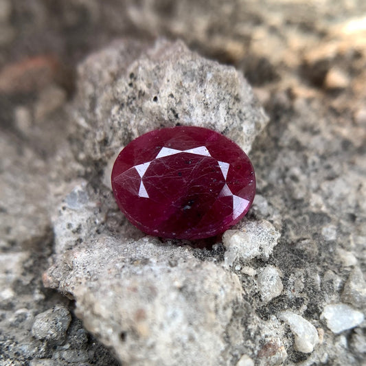 Natural Ruby - 6.40 Carats/7.10 Ratti