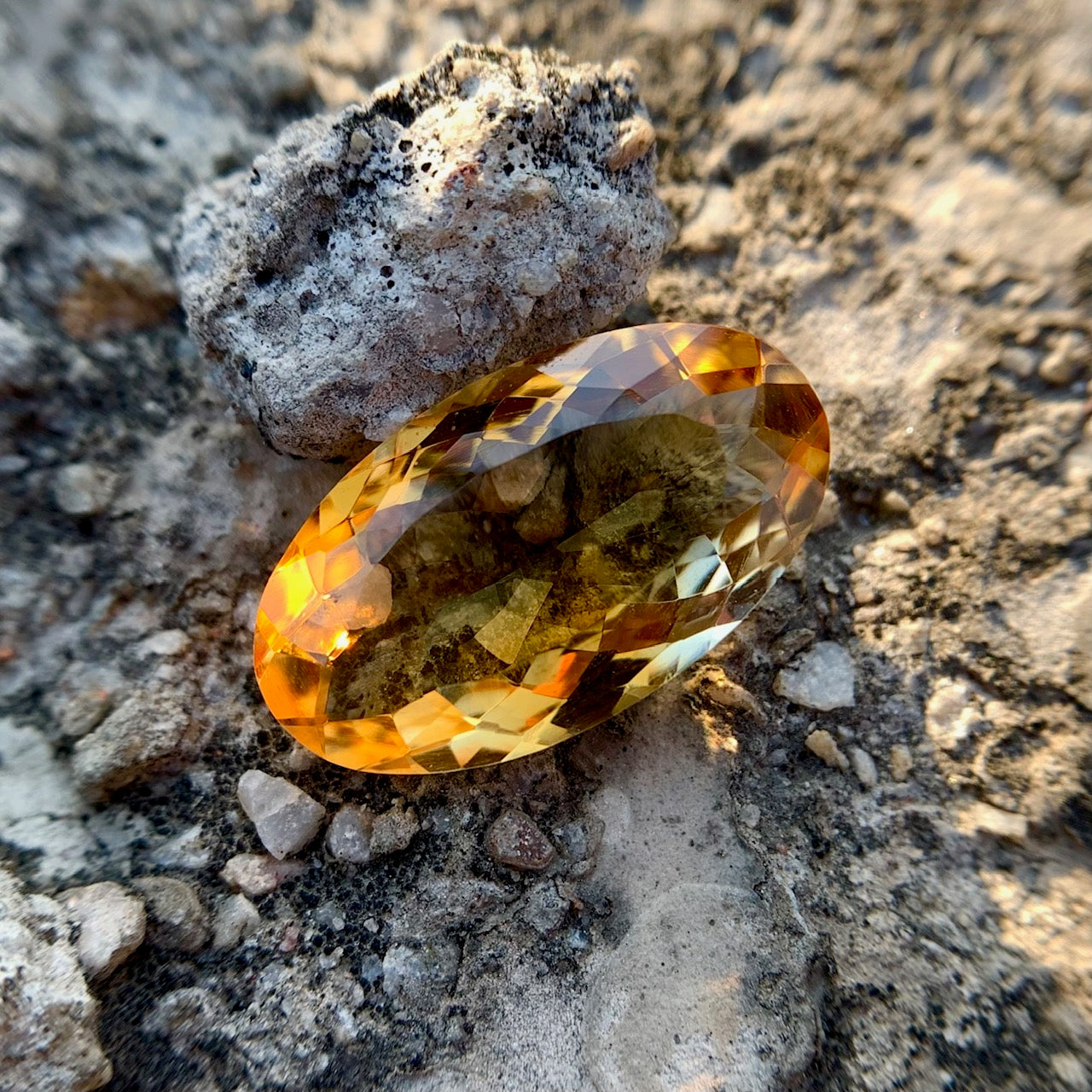 Natural Citrine - 12.12 Carat/13.45 Ratti