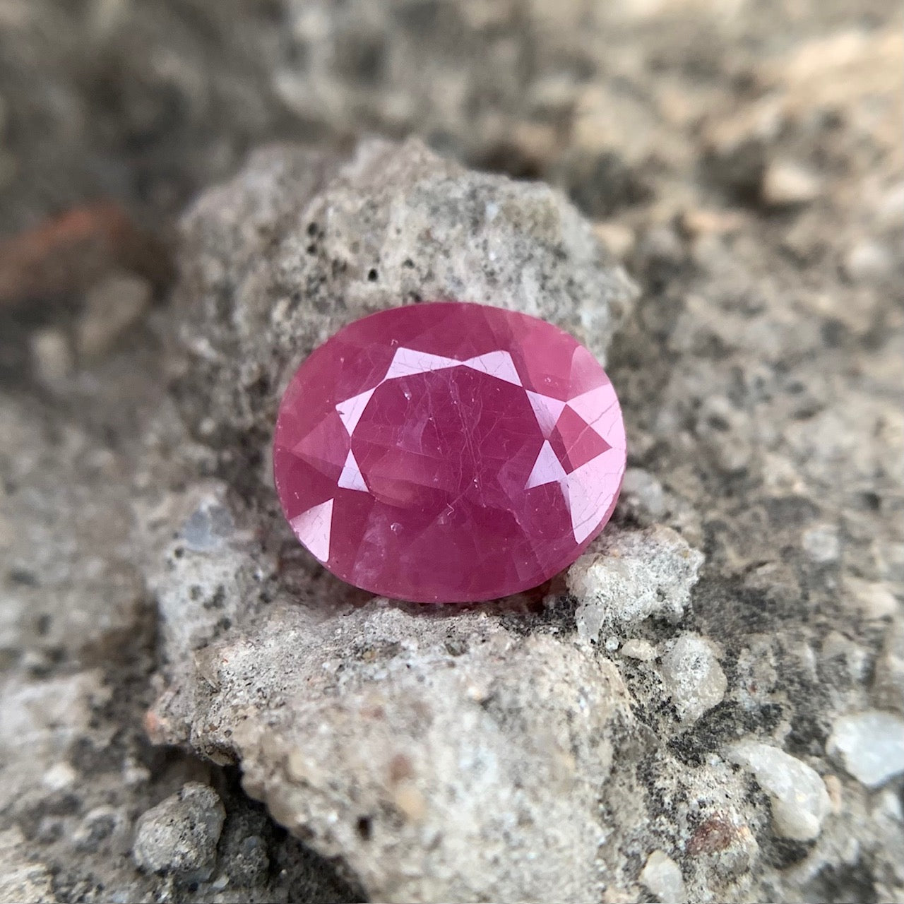 Natural Ruby - 6.33 Carats/7.03 Ratti