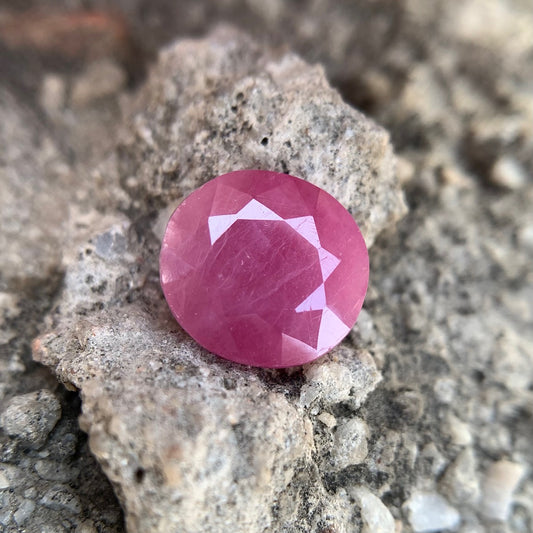 Natural Ruby - 6.80 Carats/7.55 Ratti