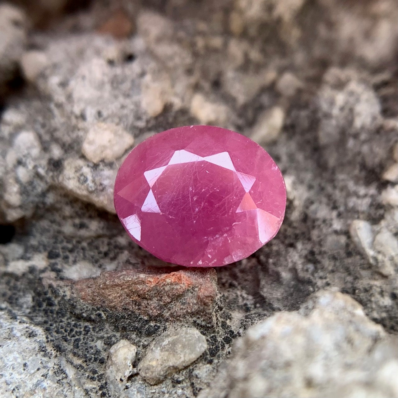 Natural Ruby - 5.10 Carats/5.66 Ratti