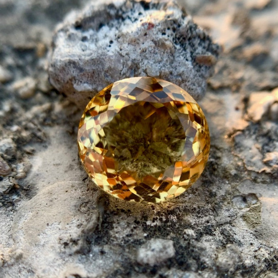 Natural Citrine - 8.15 Carat/9.05 Ratti