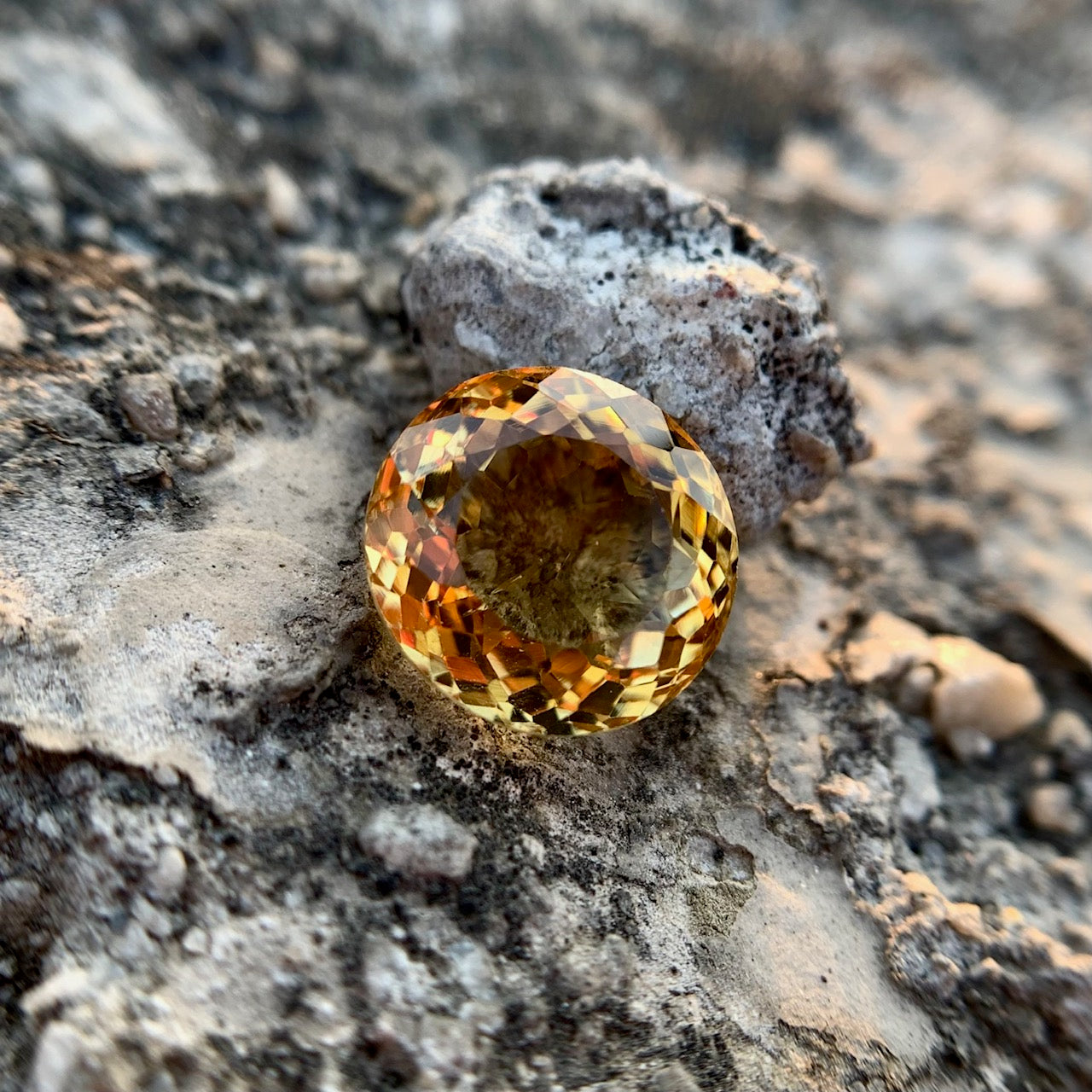 Natural Citrine - 8.15 Carat/9.05 Ratti