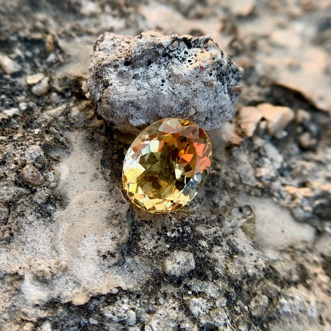 Natural Citrine - 4.25 Carat/4.72 Ratti