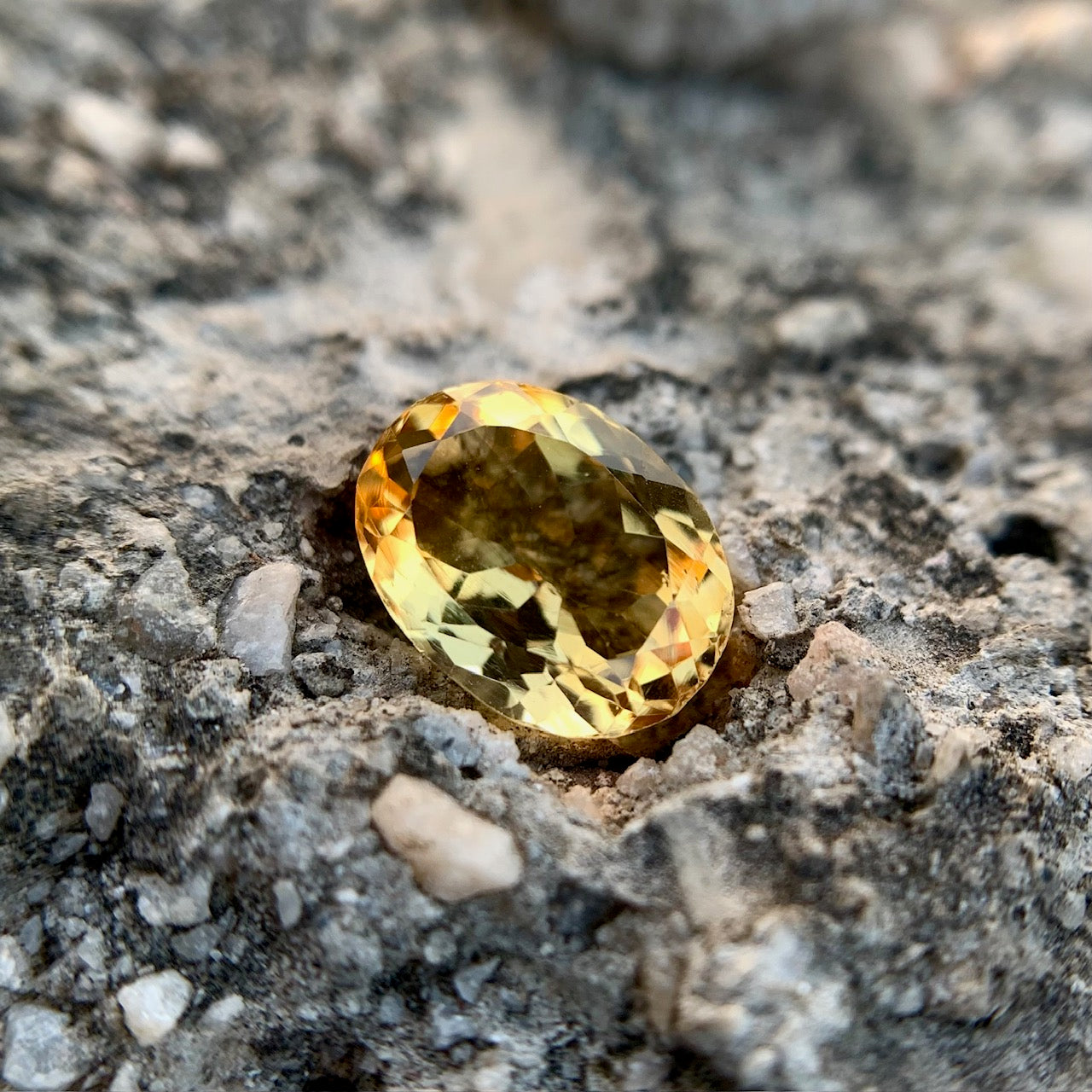 Natural Citrine - 4.60 Carat/5.10 Ratti