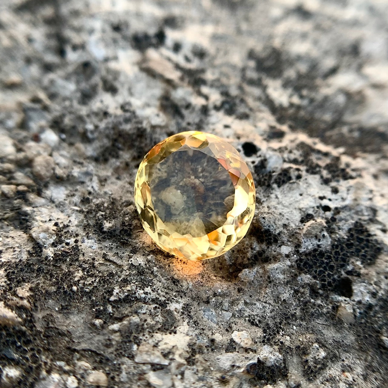 Natural Citrine - 5.00 Carat/5.55 Ratti