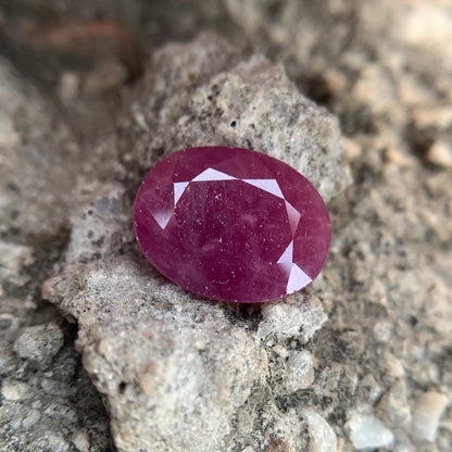 Natural Ruby - 2.90 Carats/3.22 Ratti